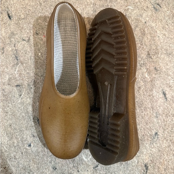 Brown Women's Shoes - Picture 2 of 4